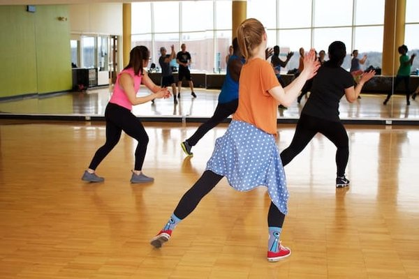 Zumba Sport: Dansez vers une meilleure forme physique et une perte de poids efficace
