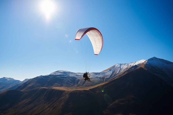 Comment se passe un baptême de parapente sur le lac d'Annecy ?